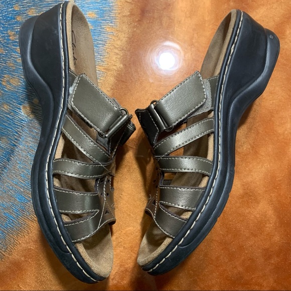 Clarks Bendables Open Toed Wedge Sandals - Picture 6 of 8